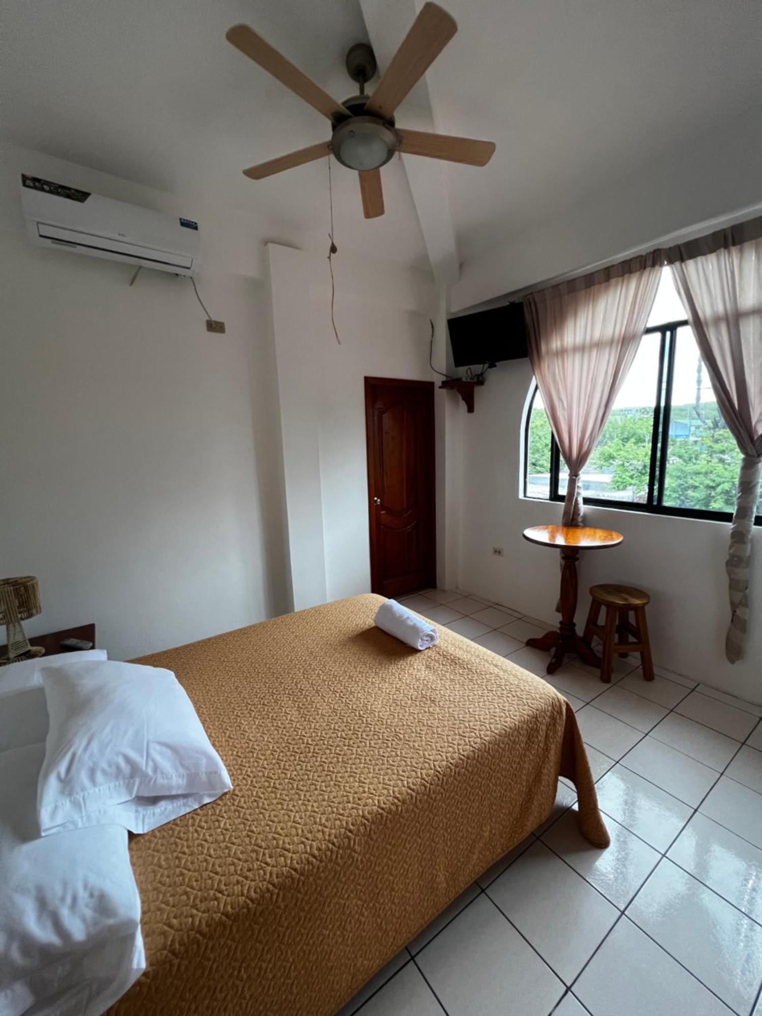 Casa De Nelly Hotel ปูแอร์โต บาเกริโซ โมเรโน ภายนอก รูปภาพ