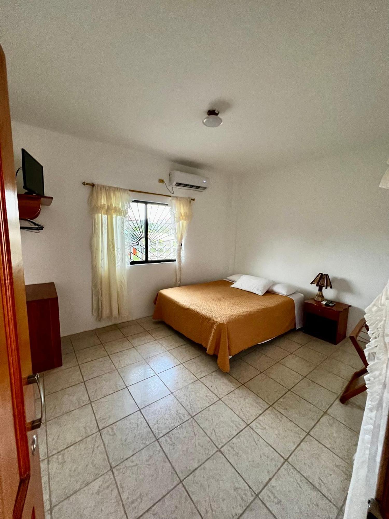 Casa De Nelly Hotel ปูแอร์โต บาเกริโซ โมเรโน ภายนอก รูปภาพ